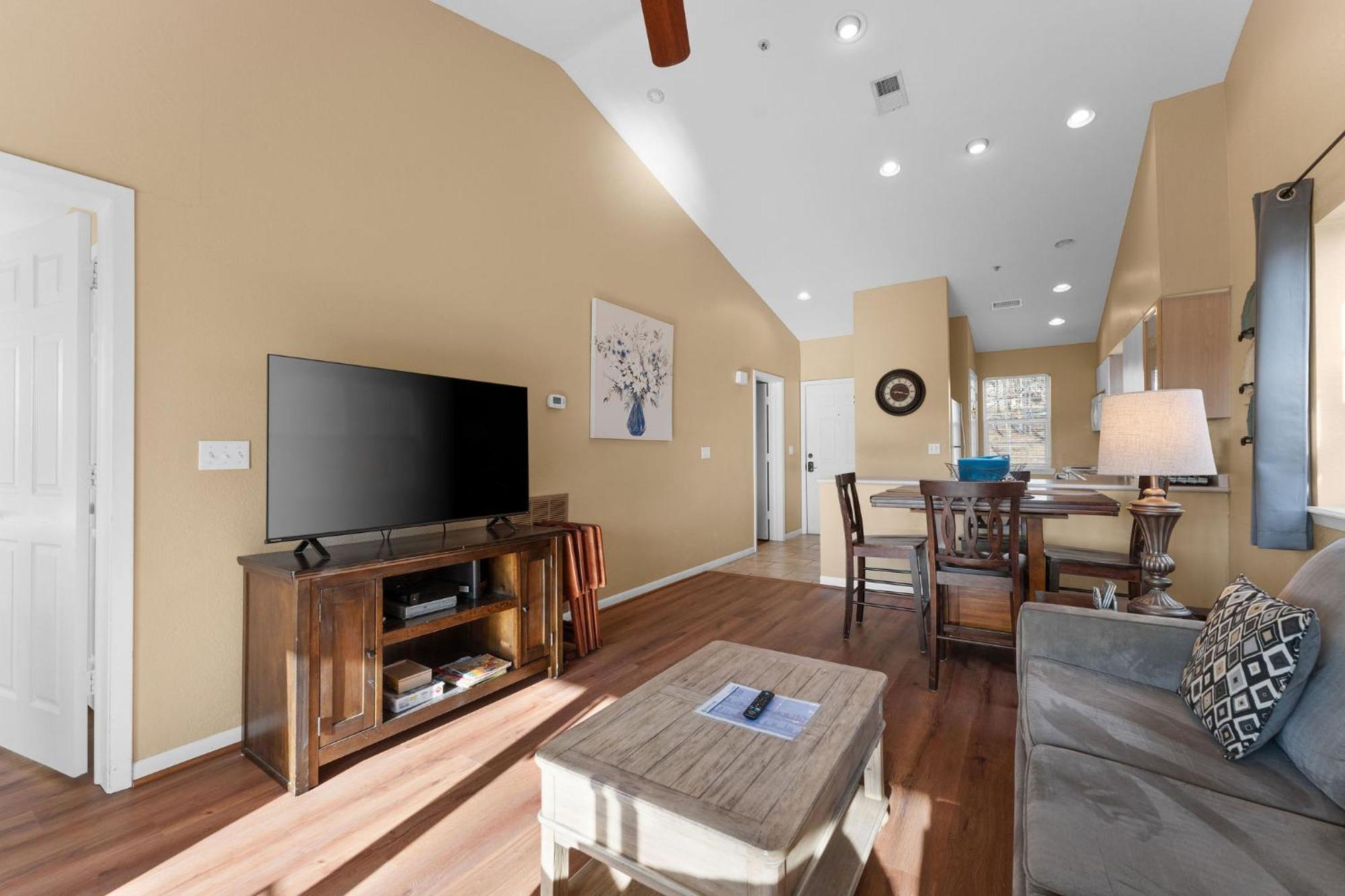 Cozy Top Floor 2Br Condo With View And Amenities!! Point Lookout Luaran gambar